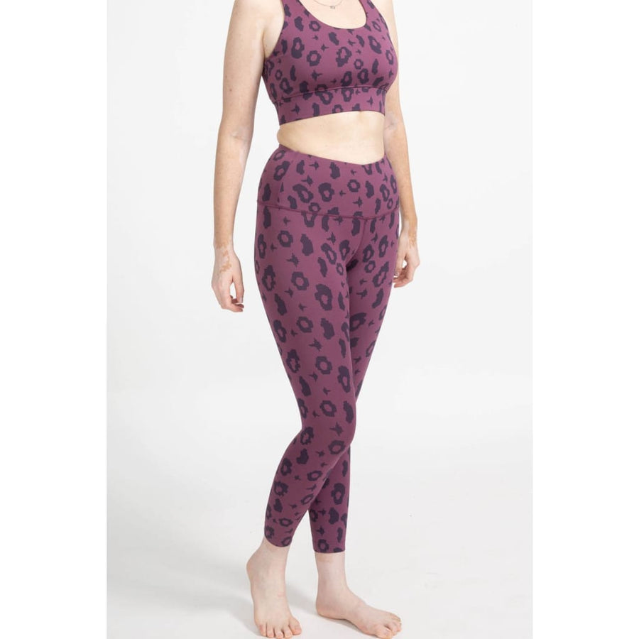 boochen eco-friendly leggings in lila leopard, sustainable fashion, sustainable leggings, yoga, nachhaltige leggings im liliac Leopard